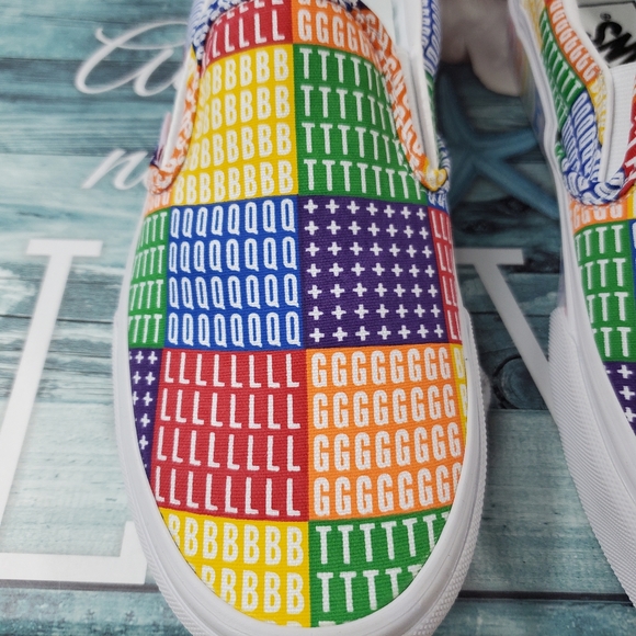 Vans Pride Classic Slip on - Picture 13 of 15